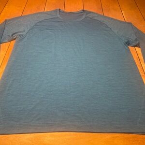 Lululemon Metal Vent Tech Long Sleeve Shirt Size XXL Color Blue